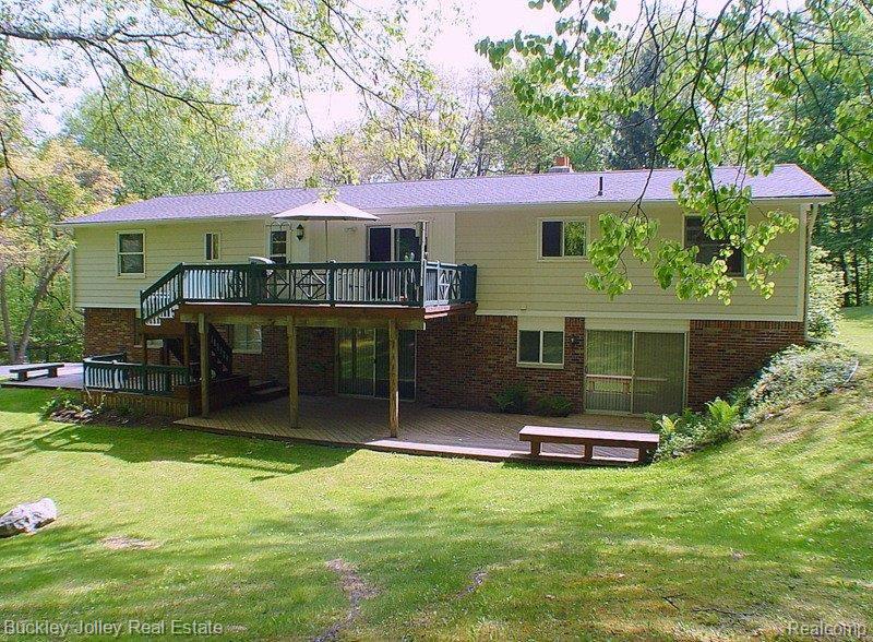 4678 Richardson Road Howell, MI 48843 - Photo 15 of 20 Great Outdoor Entertaining.jpg