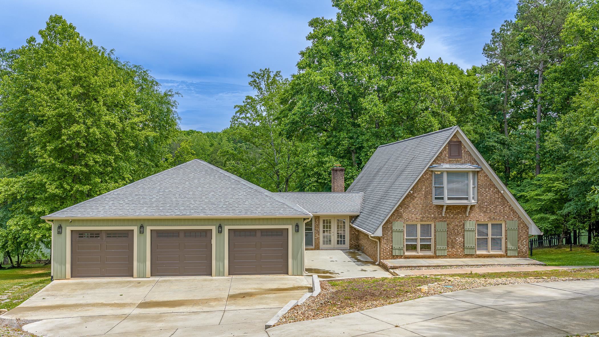 111 Englewood Drive Inman, SC 29349 - Photo 1 of 43