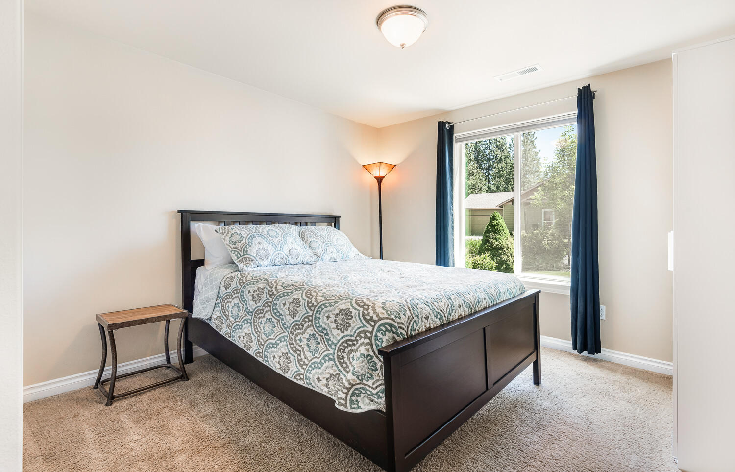 19505 Fishhawk Loop Bend, OR 97702 - Photo 14 of 26 2nd Bedroom