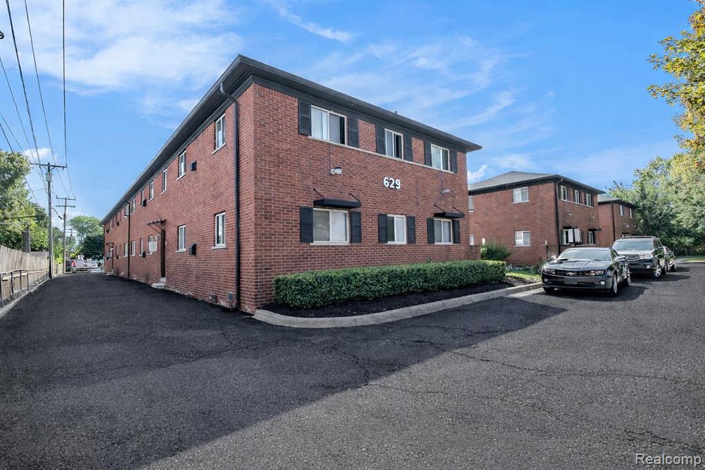 629 West Maple Road, Unit 7 Clawson, MI 48017 - Photo 10 of 10