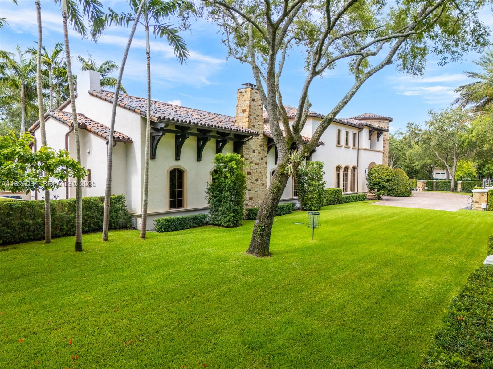 10101 Southwest 60th Court Pinecrest, FL 33156 - Photo 13 of 98