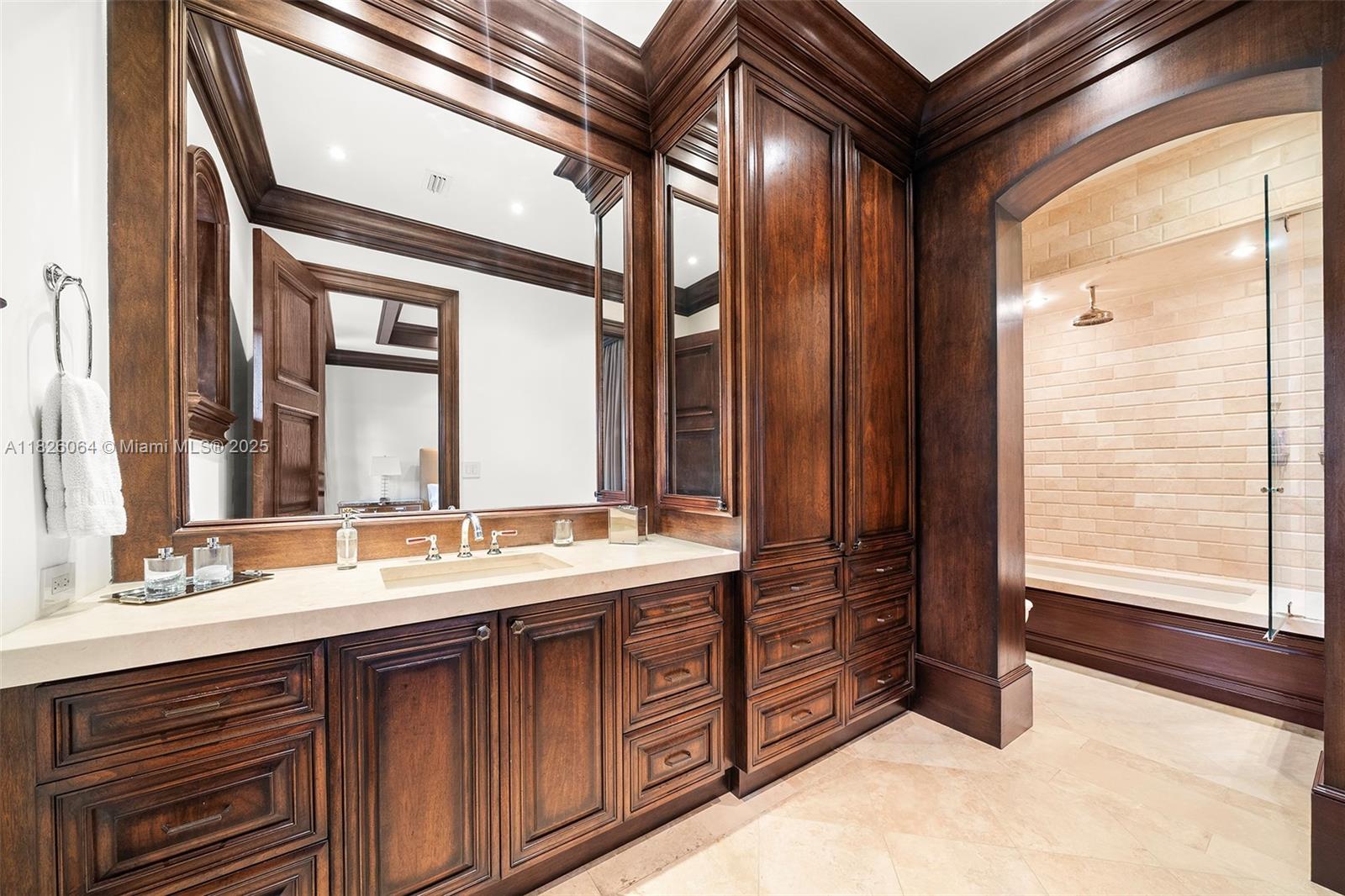 10101 Southwest 60th Court Pinecrest, FL 33156 - Photo 51 of 98 En-Suite