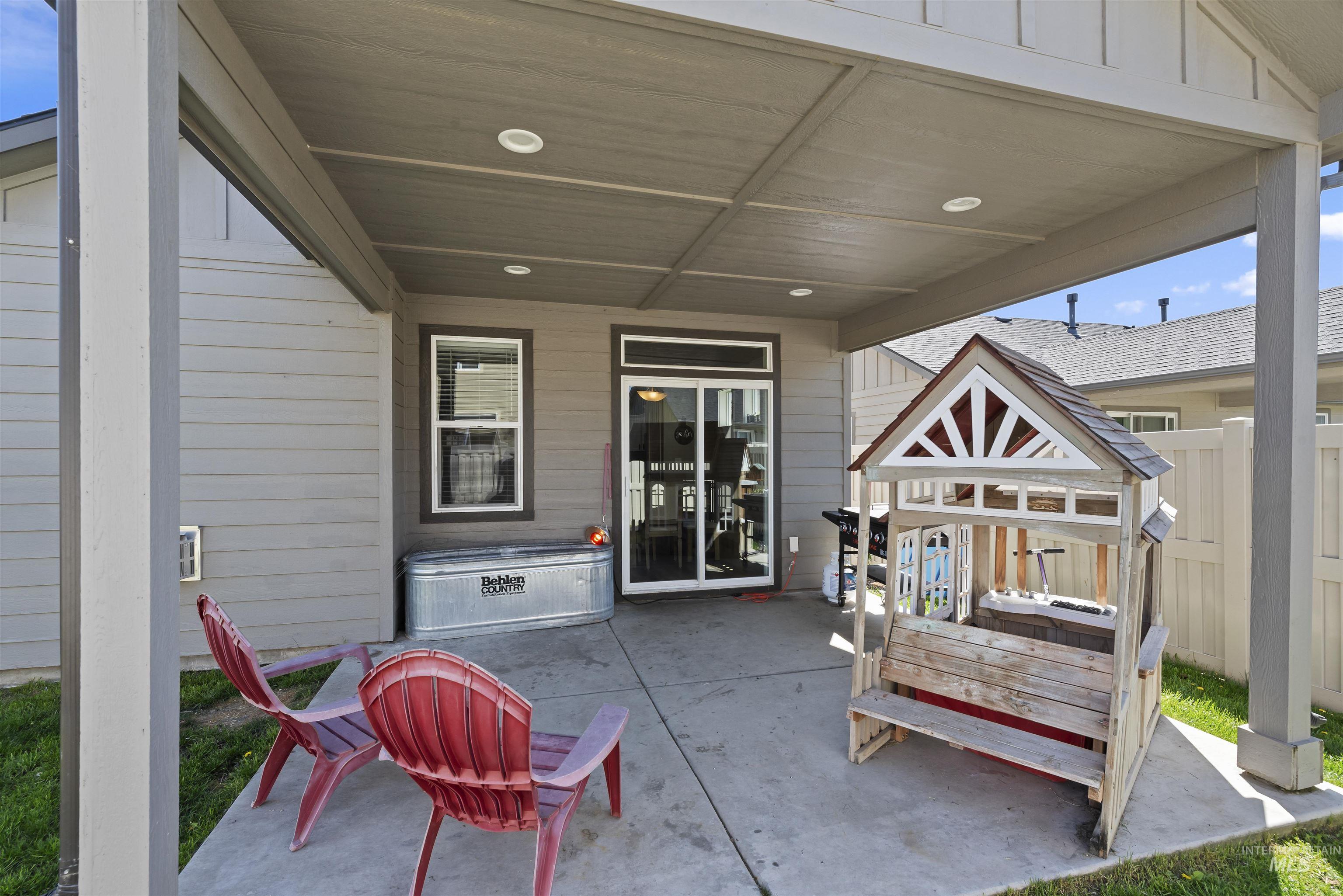 654 Diamond Lake Street Middleton, ID 83644 - Photo 31 of 36 View of covered patio