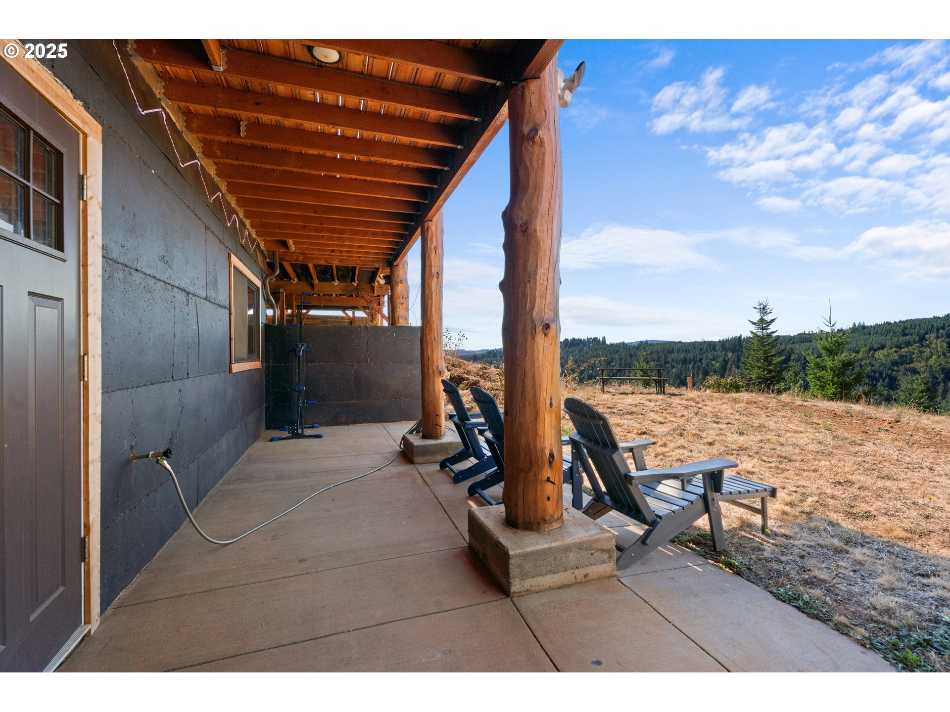 55778 Southwest Scoggins Valley Road Gaston, OR 97119 - Photo 36 of 42 a view of a ocean from stairs