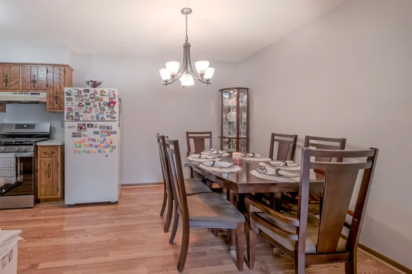 $245,000 | 2512 Live Oak Drive, Crest Hill, IL 60403