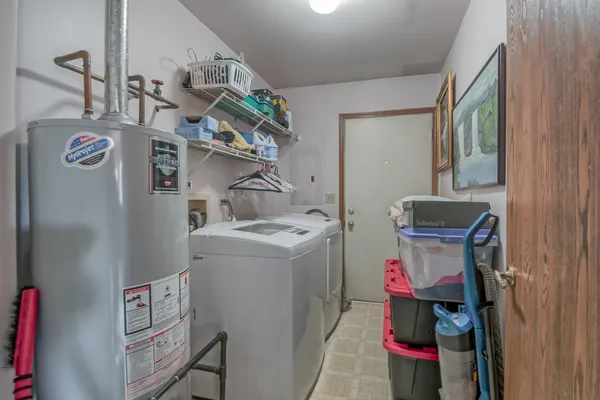 $245,000 | 2512 Live Oak Drive, Crest Hill, IL 60403
