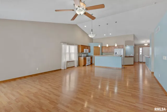 $424,999 | 6112 34th Ave A Court, Moline, IL 61265