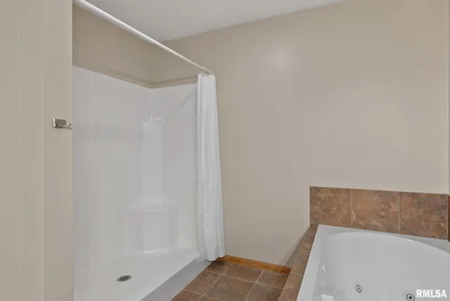 $424,999 | 6112 34th Ave A Court, Moline, IL 61265