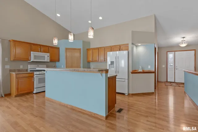 $424,999 | 6112 34th Ave A Court, Moline, IL 61265