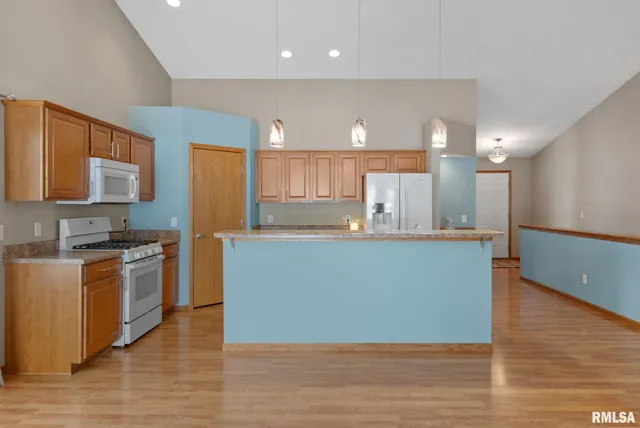 $424,999 | 6112 34th Ave A Court, Moline, IL 61265