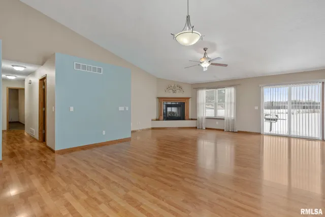 $424,999 | 6112 34th Ave A Court, Moline, IL 61265