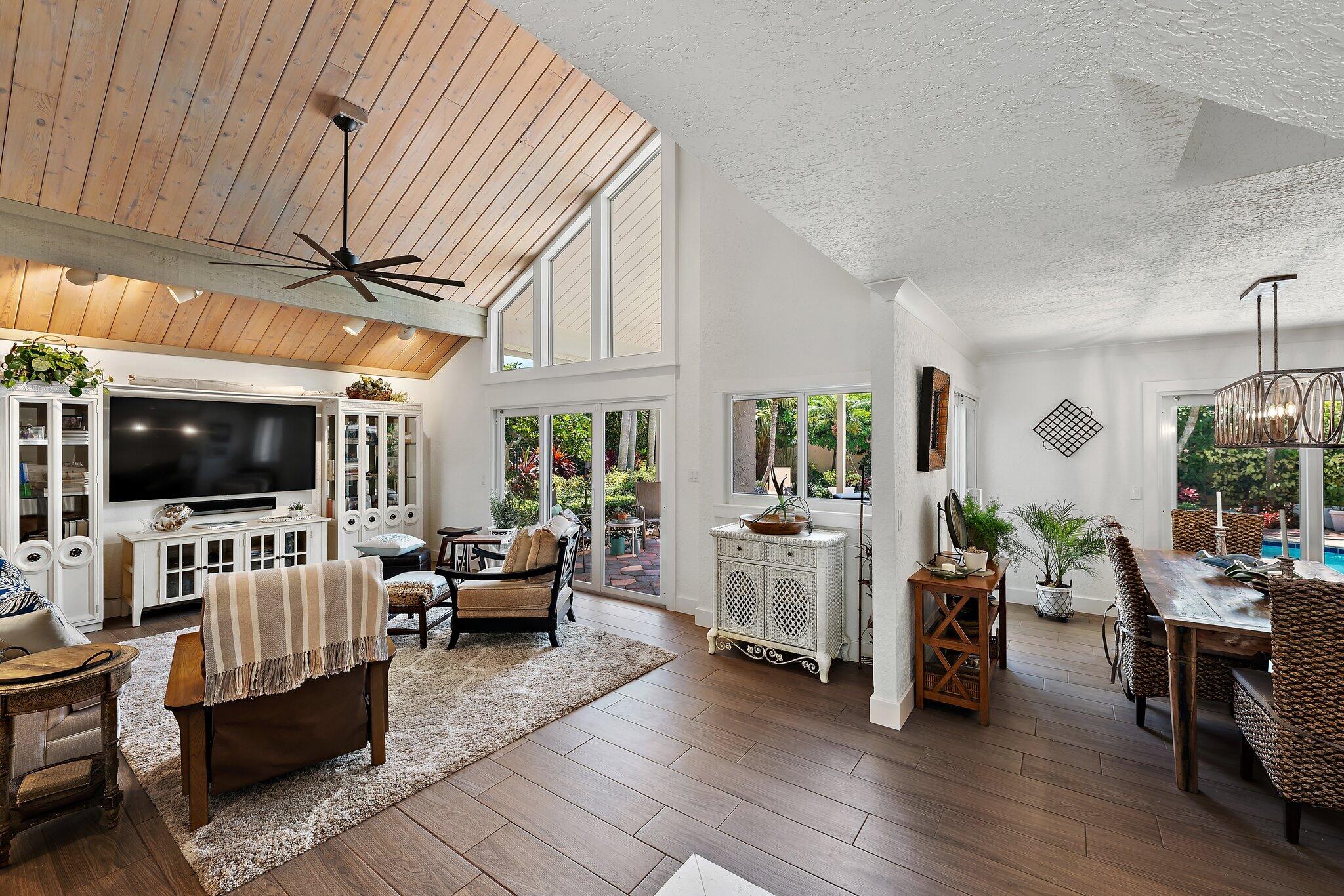 105 Albacore Lane Jupiter, FL 33477 - Photo 12 of 62 Living room