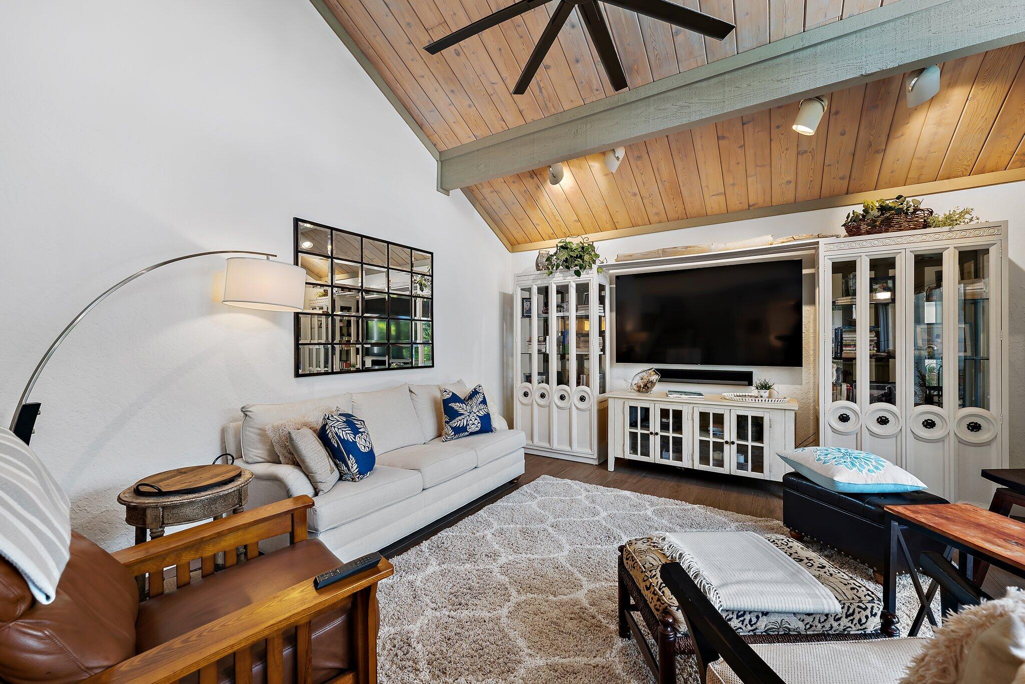 105 Albacore Lane Jupiter, FL 33477 - Photo 13 of 62 Living room