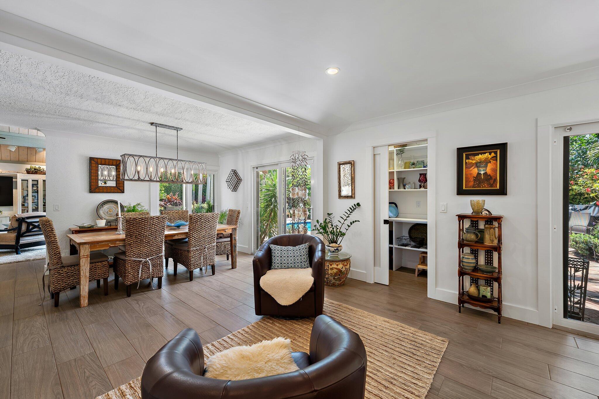 105 Albacore Lane Jupiter, FL 33477 - Photo 21 of 62 Sitting area by kitchen