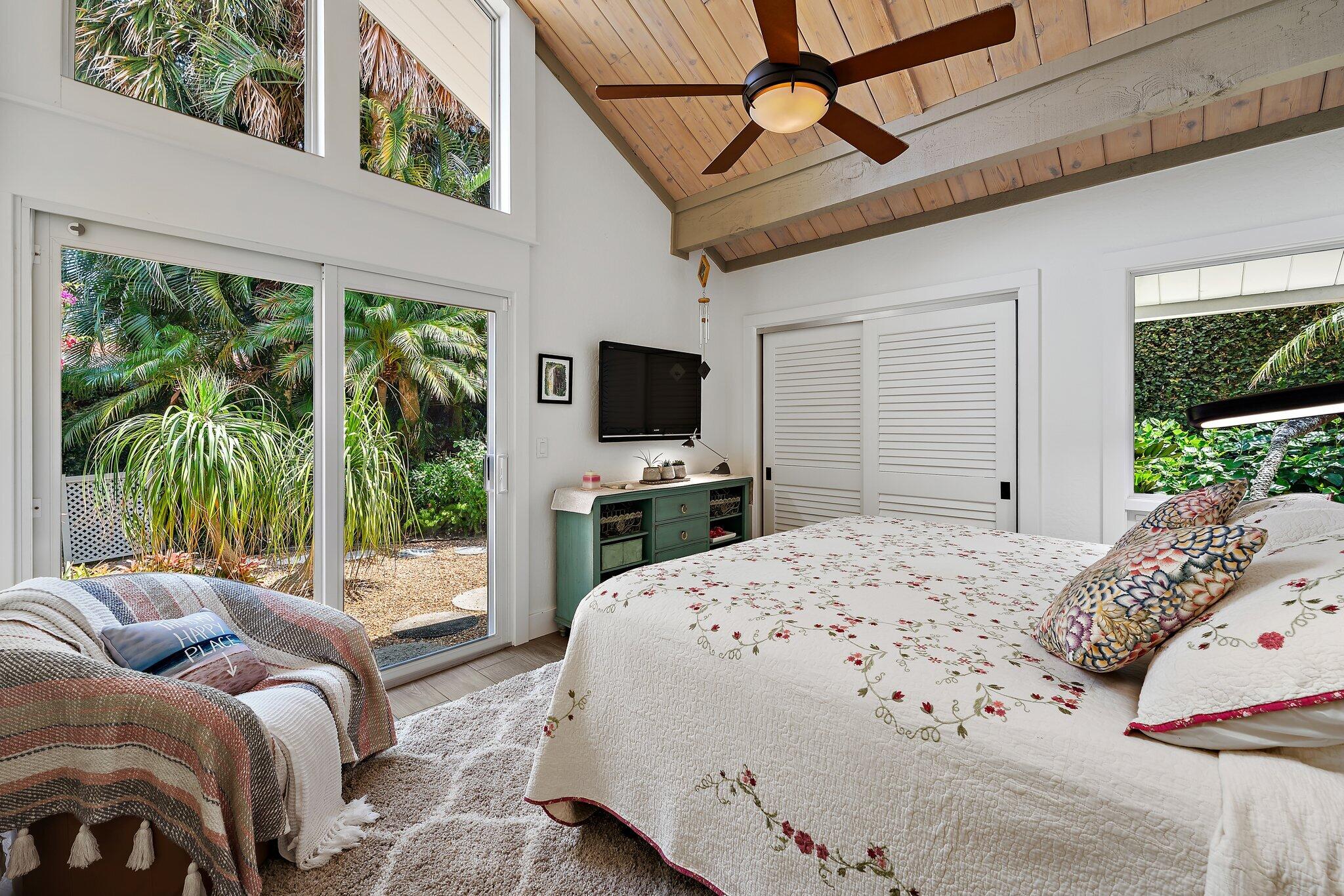 105 Albacore Lane Jupiter, FL 33477 - Photo 38 of 62 Guest bedroom downstairs