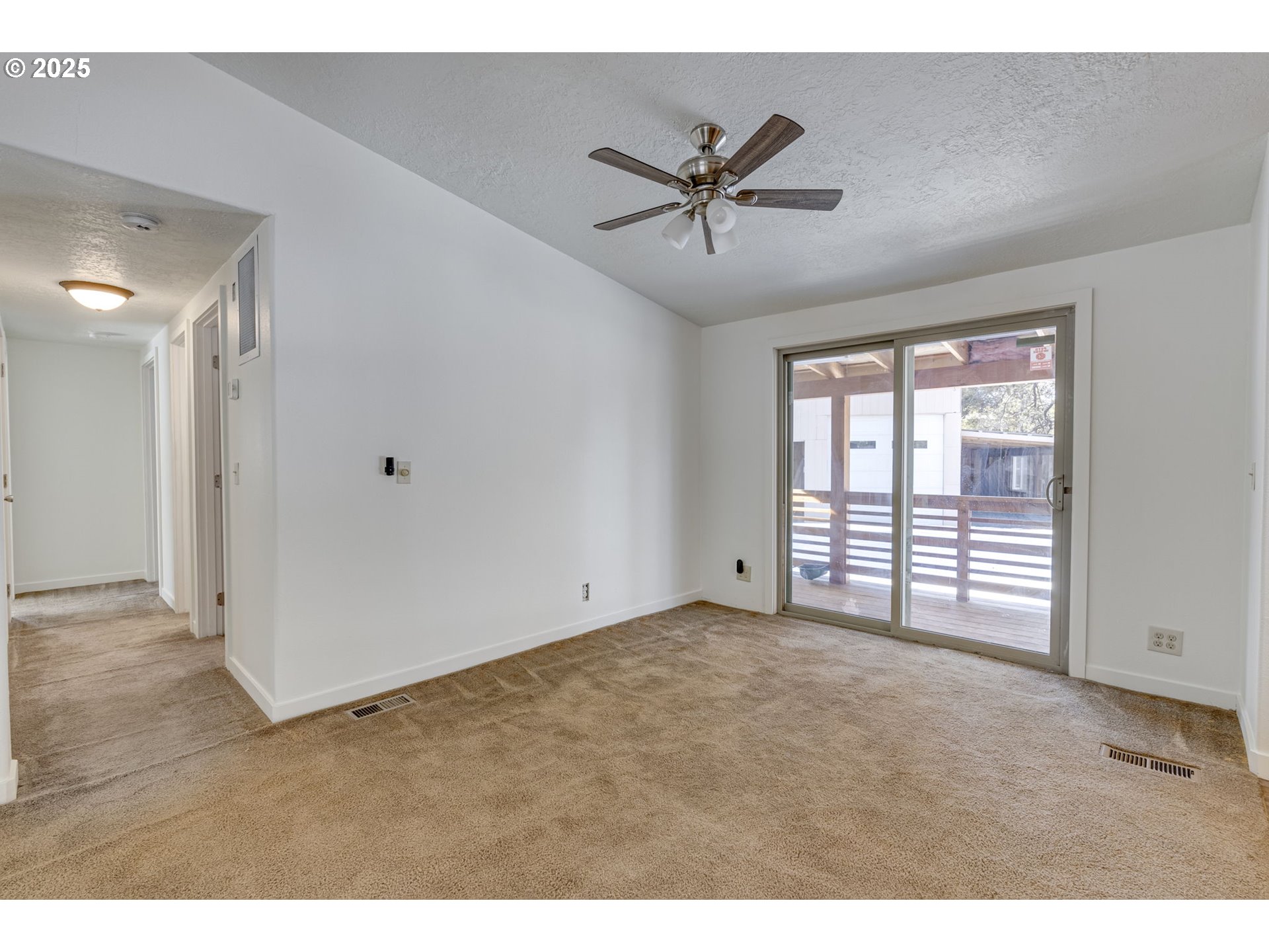 16203 Hawks Lair Road La Pine, OR 97739 - Photo 11 of 48