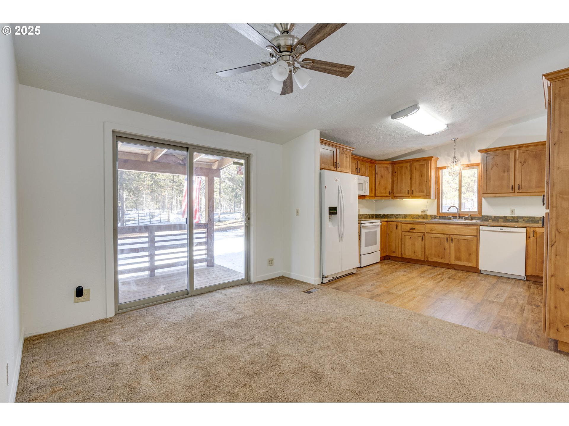 16203 Hawks Lair Road La Pine, OR 97739 - Photo 12 of 48