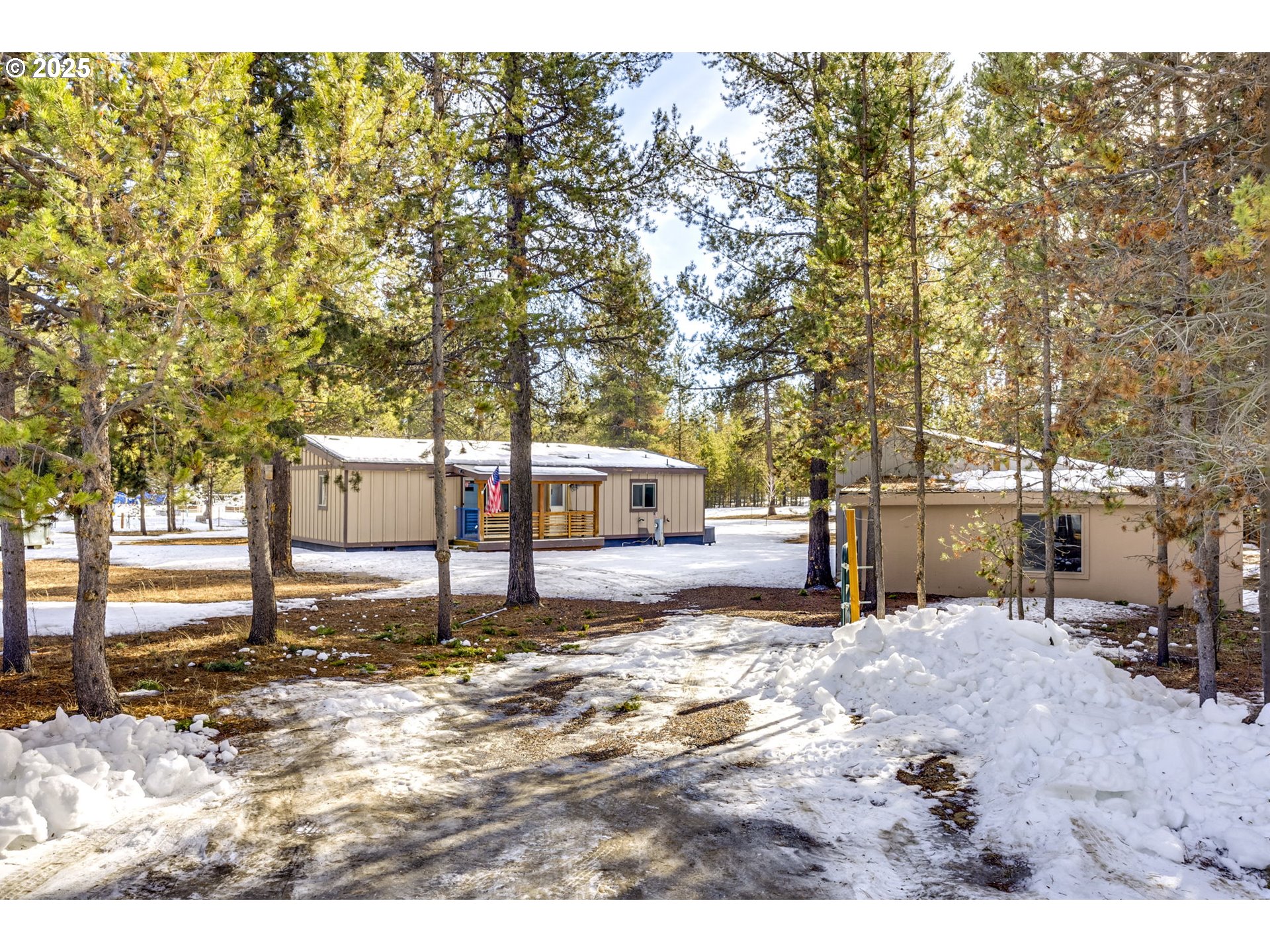 16203 Hawks Lair Road La Pine, OR 97739 - Photo 2 of 48