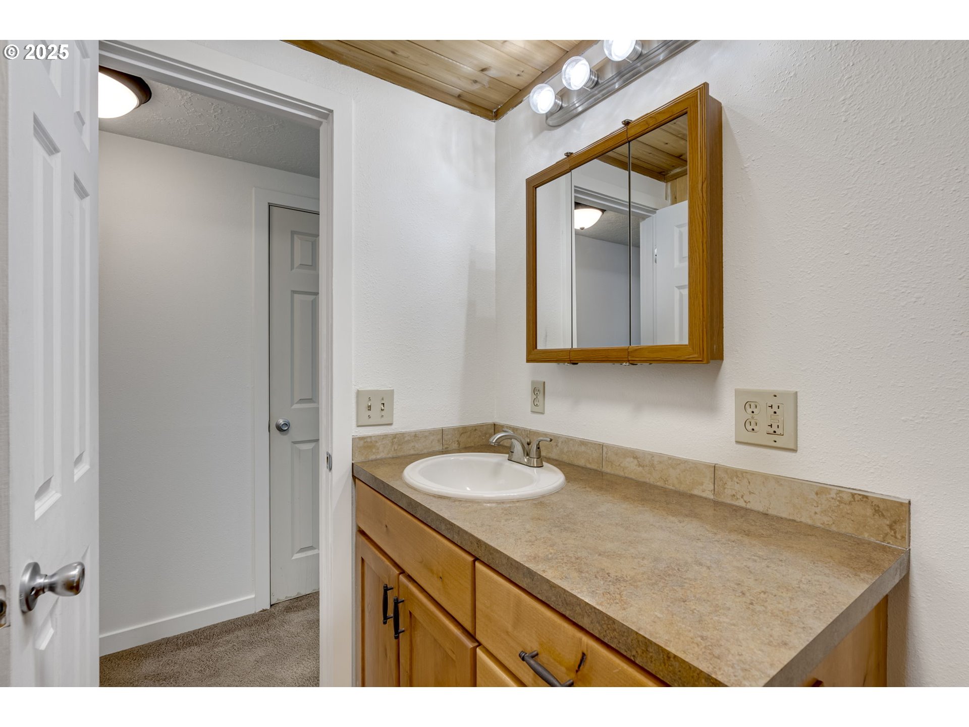 16203 Hawks Lair Road La Pine, OR 97739 - Photo 27 of 48