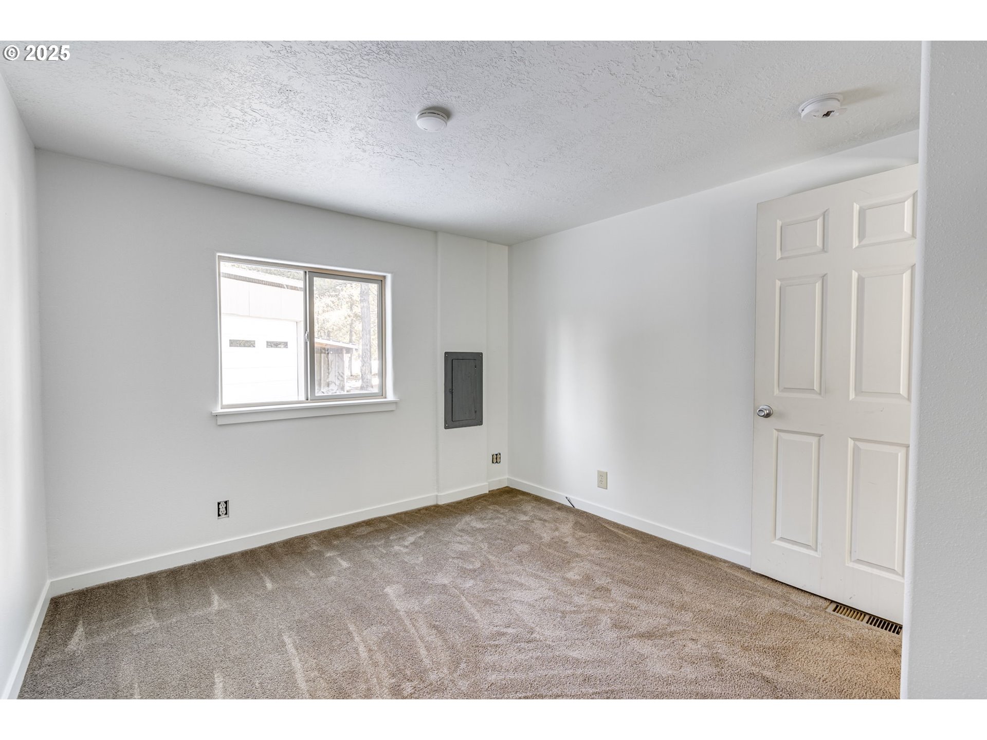 16203 Hawks Lair Road La Pine, OR 97739 - Photo 30 of 48