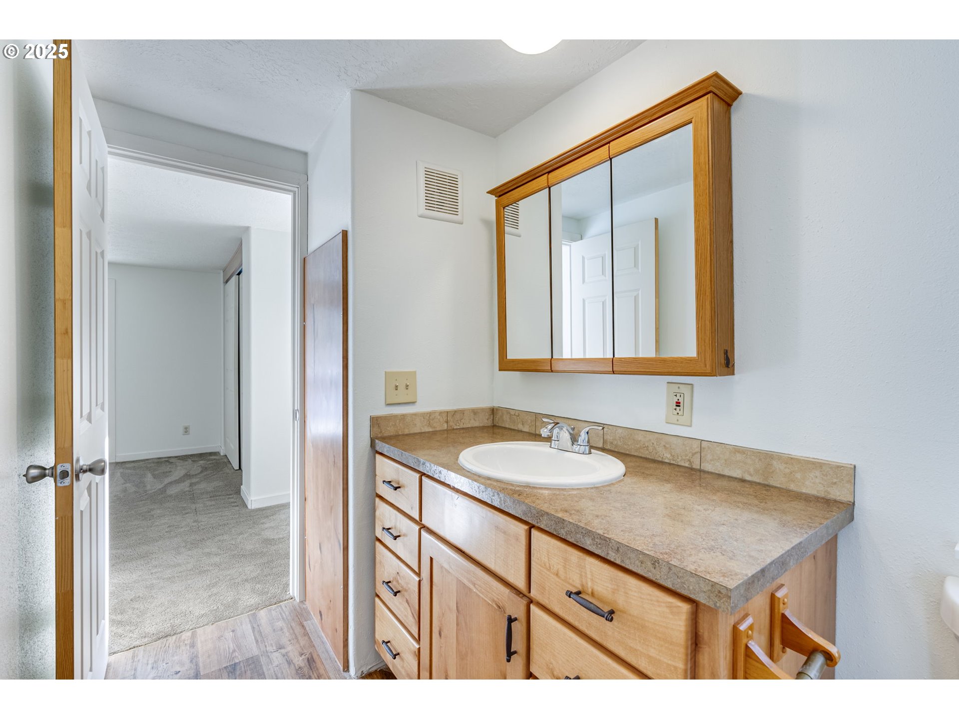 16203 Hawks Lair Road La Pine, OR 97739 - Photo 36 of 48