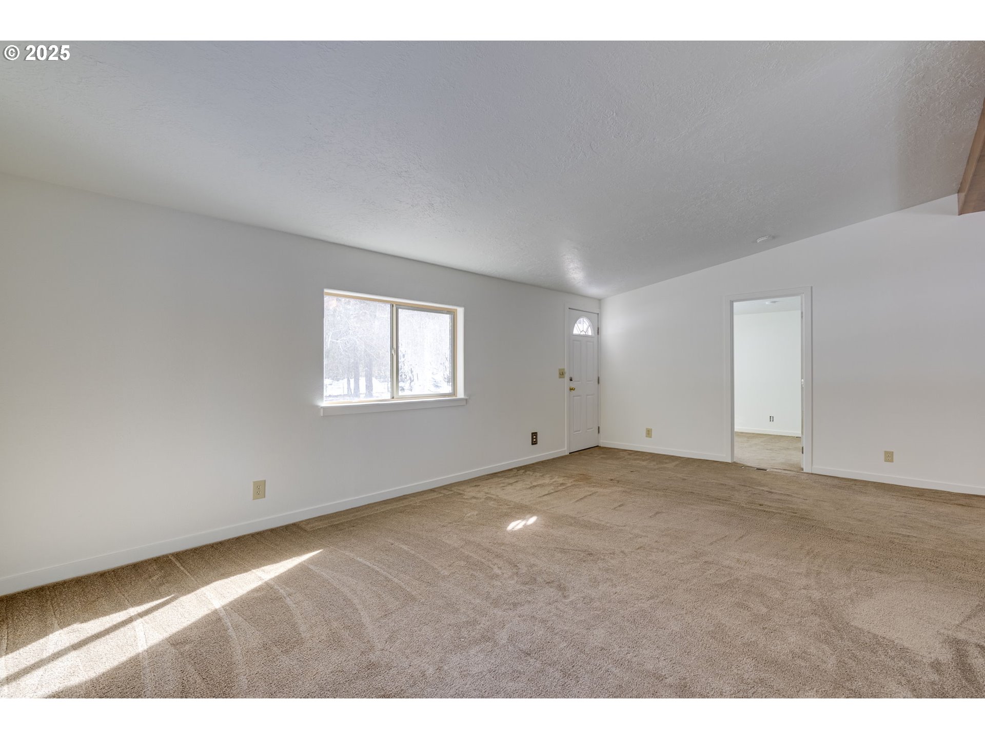 16203 Hawks Lair Road La Pine, OR 97739 - Photo 8 of 48