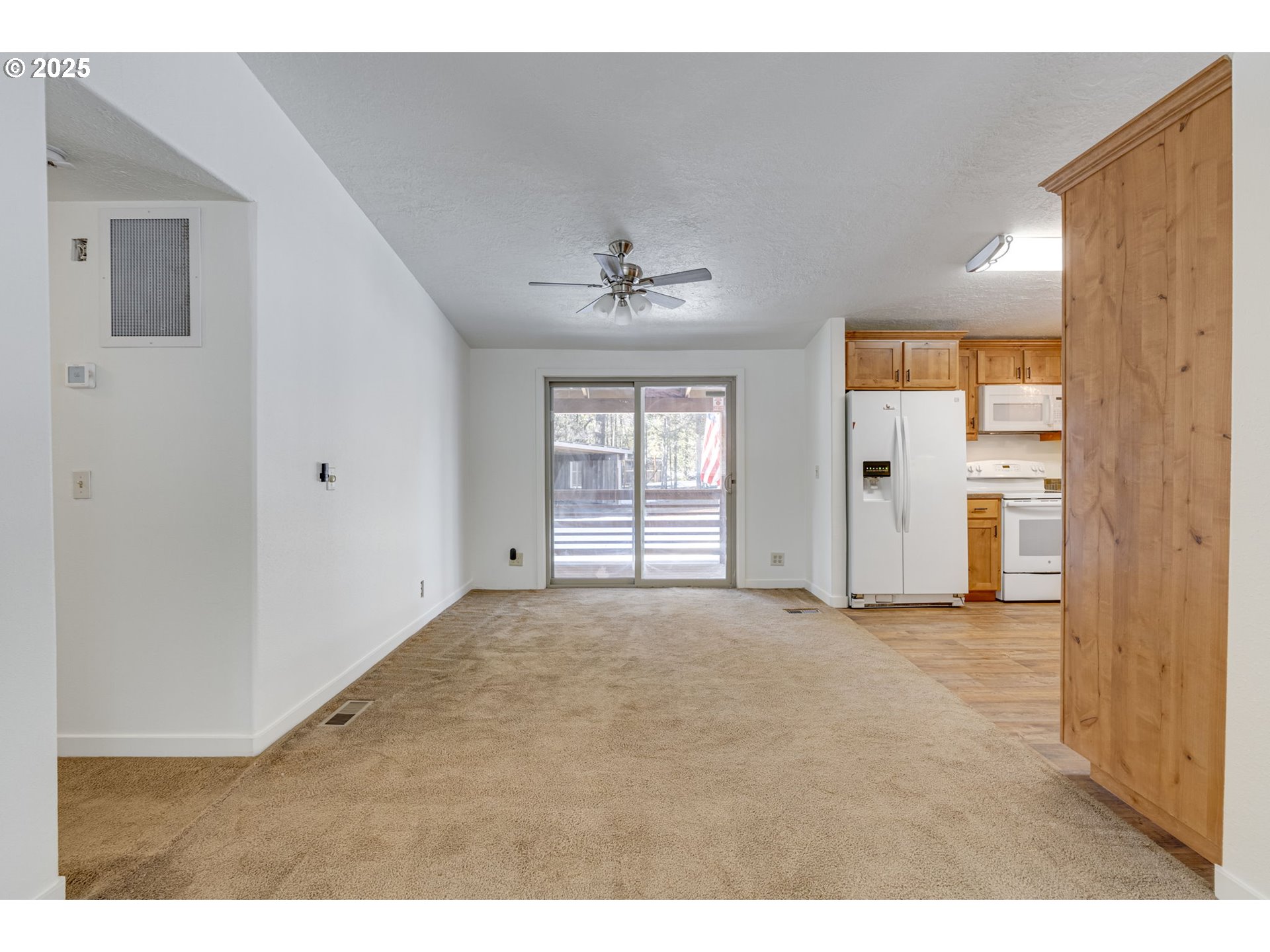 16203 Hawks Lair Road La Pine, OR 97739 - Photo 10 of 48