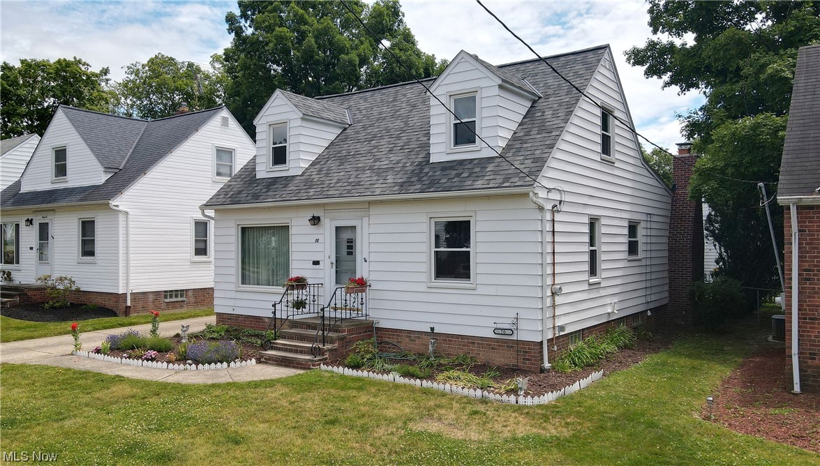 70 Leyton Road Bedford, OH 44146 - Photo 3 of 35
