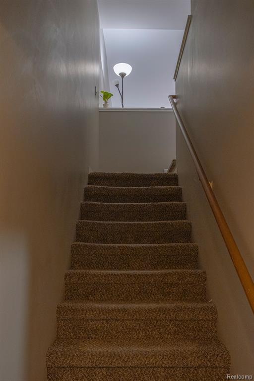 726 Hamilton Court Rochester Hills, MI 48307 - Photo 35 of 44