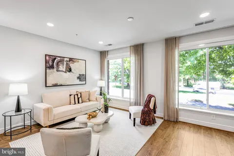 $599,000 | 625 Slaters Lane, Unit 107, Alexandria, VA 22314