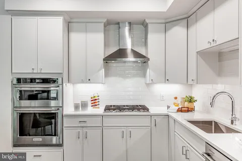 $599,000 | 625 Slaters Lane, Unit 107, Alexandria, VA 22314