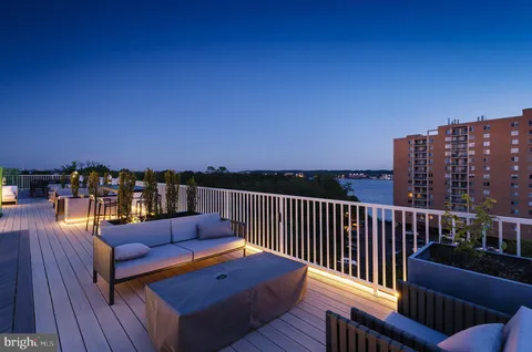 $599,000 | 625 Slaters Lane, Unit 107, Alexandria, VA 22314