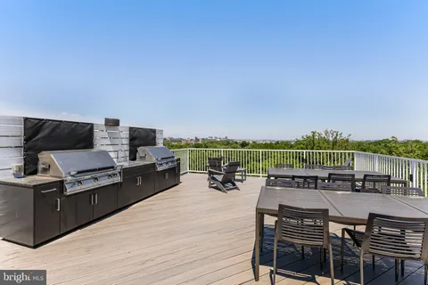 $599,000 | 625 Slaters Lane, Unit 107, Alexandria, VA 22314