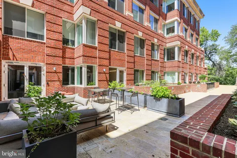 $599,000 | 625 Slaters Lane, Unit 107, Alexandria, VA 22314