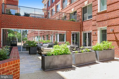 $599,000 | 625 Slaters Lane, Unit 107, Alexandria, VA 22314