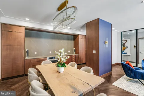 $599,000 | 625 Slaters Lane, Unit 107, Alexandria, VA 22314