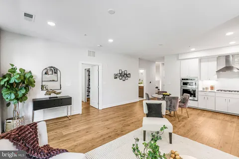 $599,000 | 625 Slaters Lane, Unit 107, Alexandria, VA 22314