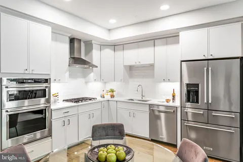 $599,000 | 625 Slaters Lane, Unit 107, Alexandria, VA 22314