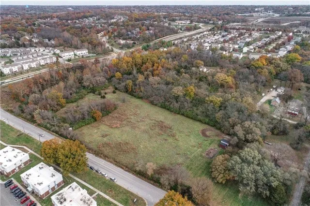 $180,000 | 5407 Northwest Waukomis Drive, Kansas City, MO 64151