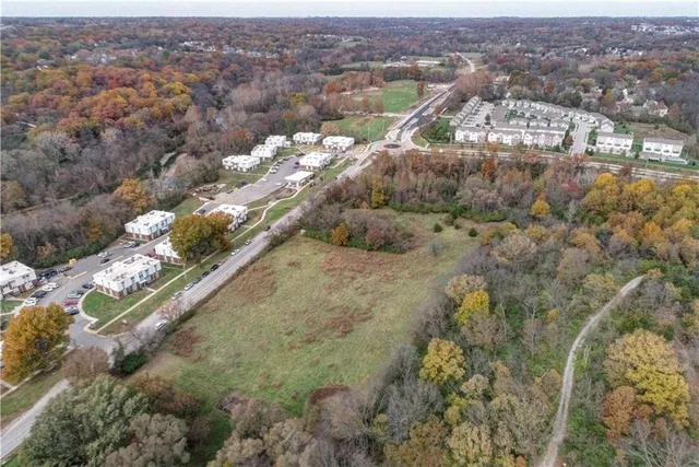 $180,000 | 5407 Northwest Waukomis Drive, Kansas City, MO 64151