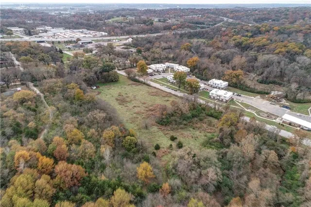 $180,000 | 5407 Northwest Waukomis Drive, Kansas City, MO 64151