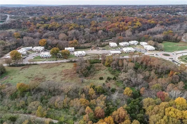 $180,000 | 5407 Northwest Waukomis Drive, Kansas City, MO 64151