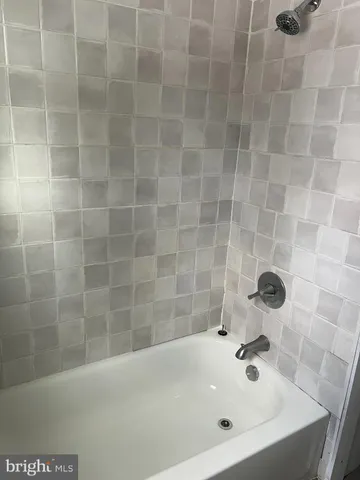 $1,990 | 604 East Oak Street, Oakland, MD 21550