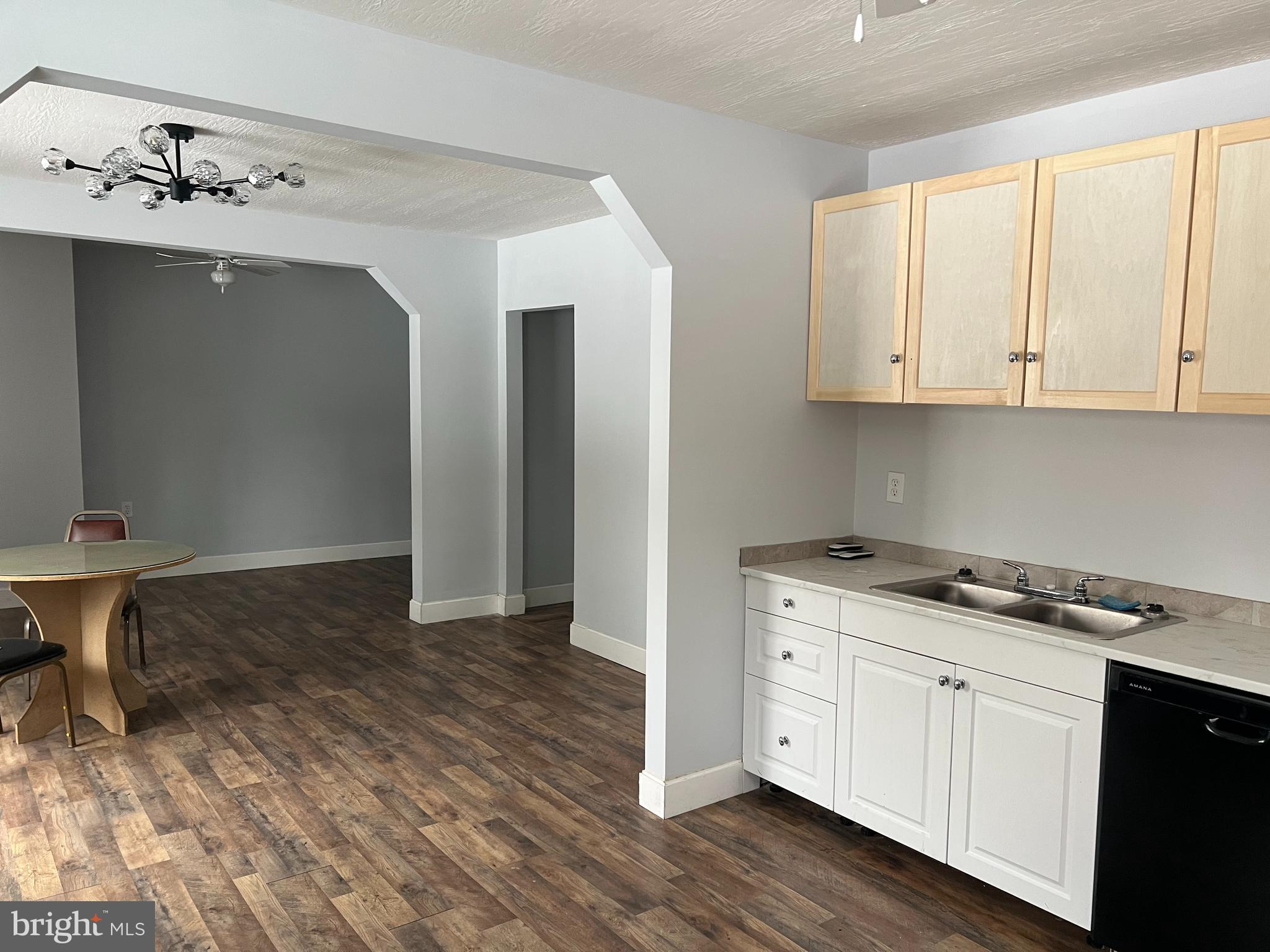 604 East Oak Street Oakland, MD 21550 - Photo 3 of 19