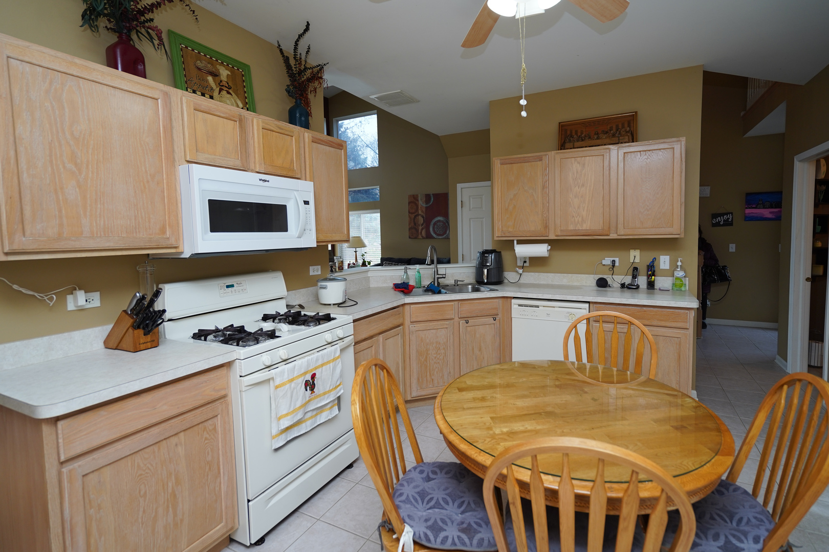 1981 Misty Ridge Lane Aurora, IL 60503 - Photo 8 of 15 Gallery Image 8