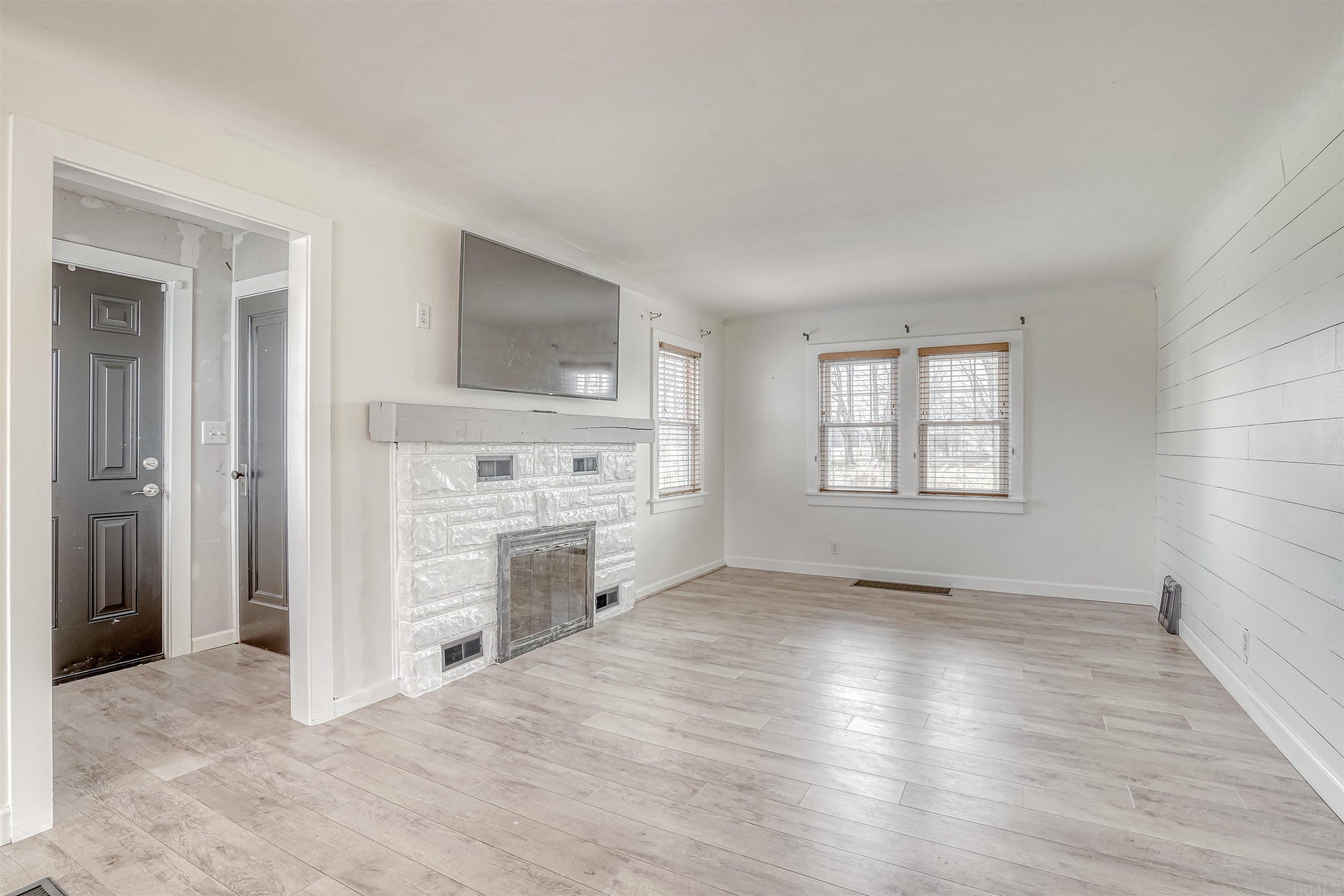 3519 Woods Road Fort Wayne, IN 46818 - Photo 2 of 34 Gallery Image 2