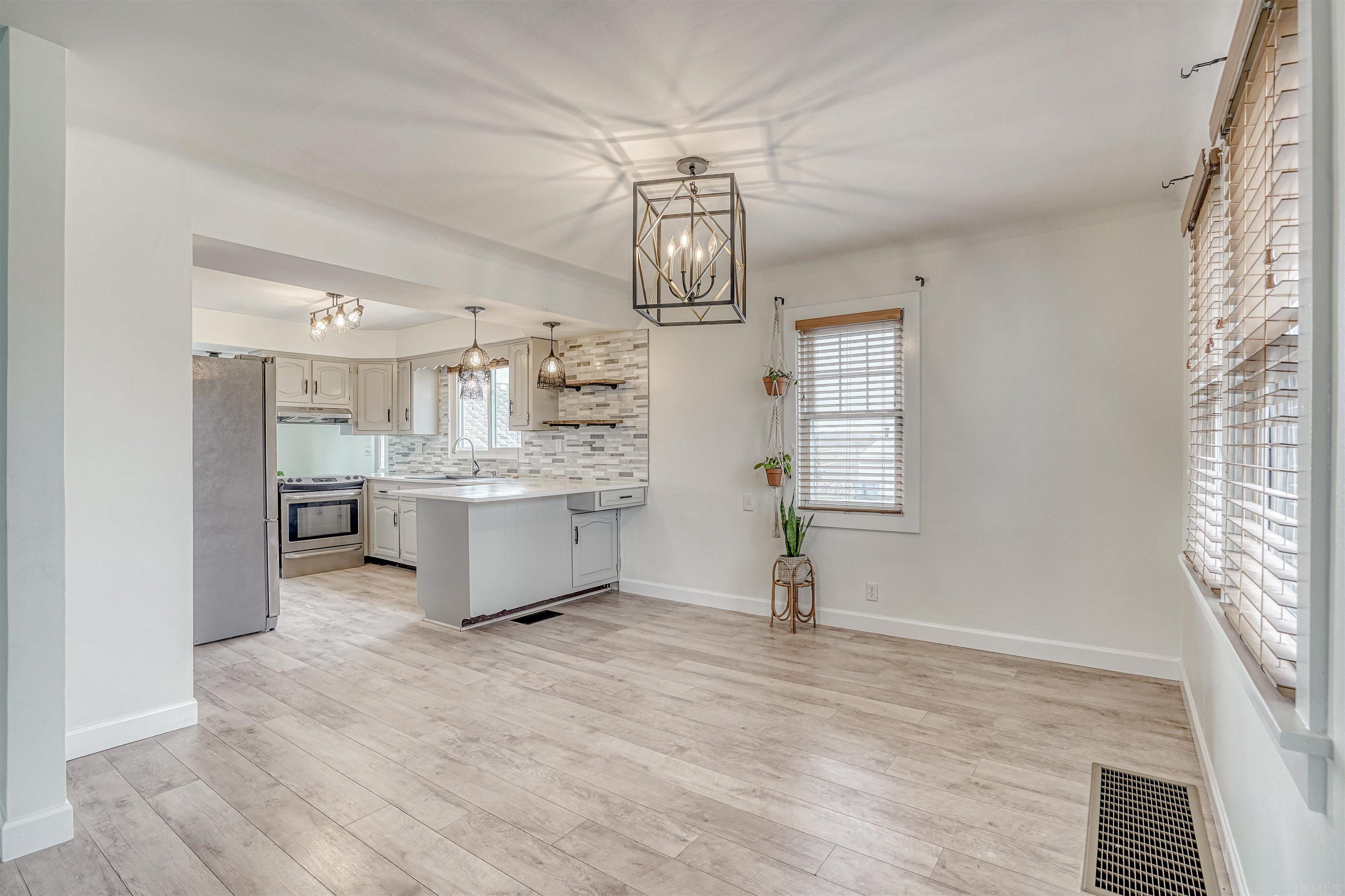 3519 Woods Road Fort Wayne, IN 46818 - Photo 3 of 34 Gallery Image 3