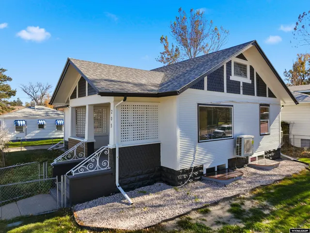 $594,500 | 205 East 8th Street, Casper, WY 82601
