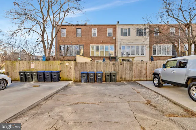 $2,000 | 1248 C Street Southeast, Unit A, Washington, DC 20003