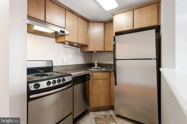 $2,000 | 1248 C Street Southeast, Unit A, Washington, DC 20003